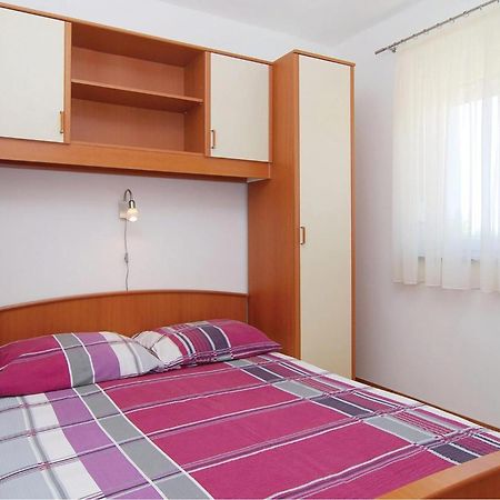 2 Bedroom Nice Apartment In Vir Luaran gambar