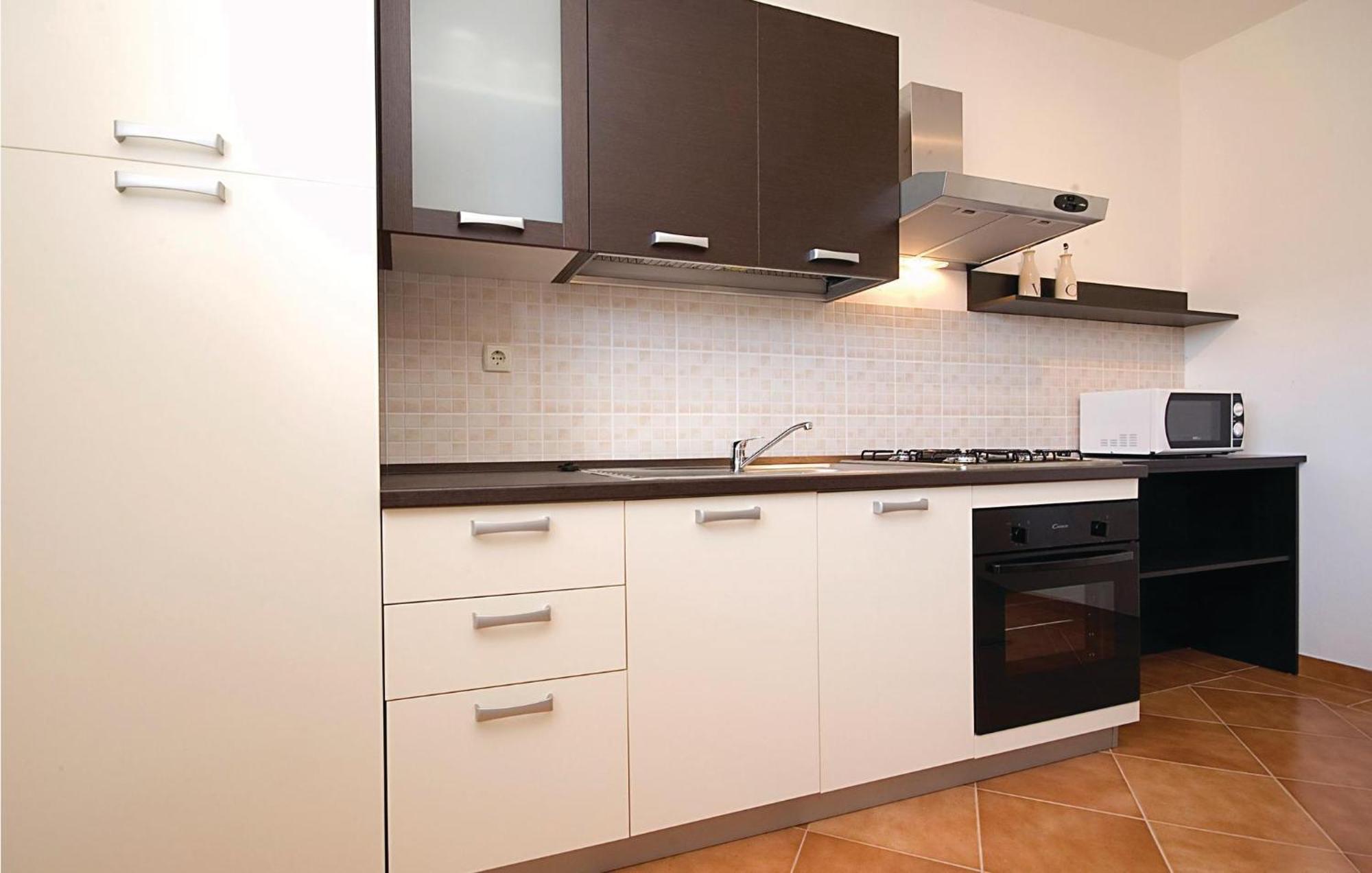 2 Bedroom Nice Apartment In Vir Luaran gambar