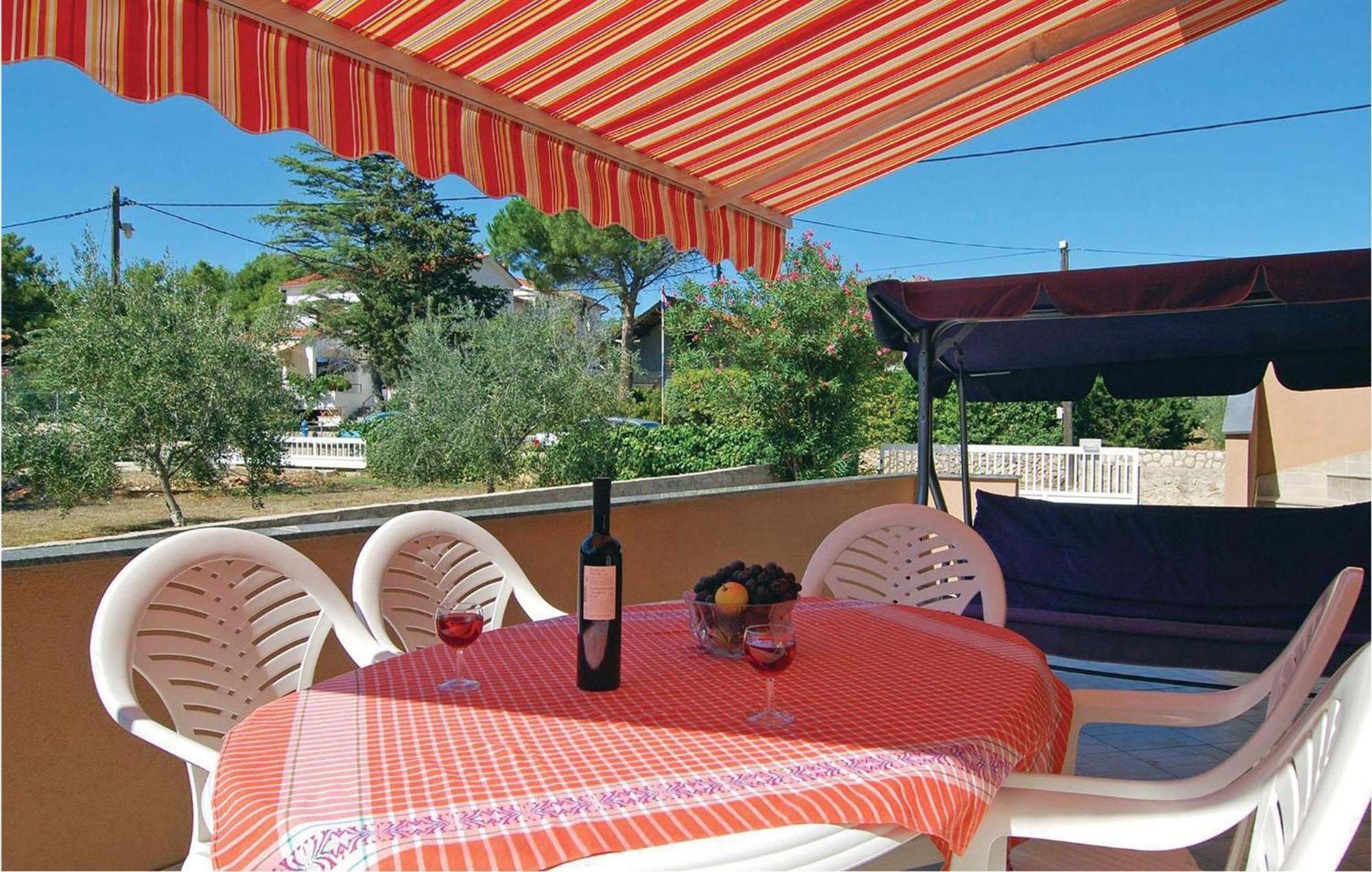 2 Bedroom Nice Apartment In Vir Luaran gambar
