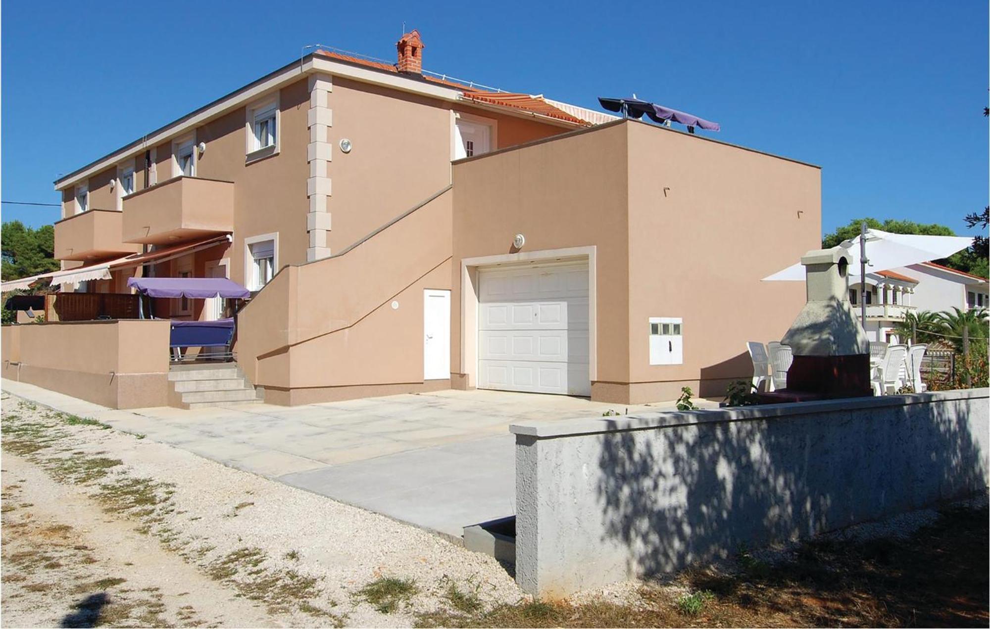 2 Bedroom Nice Apartment In Vir Luaran gambar