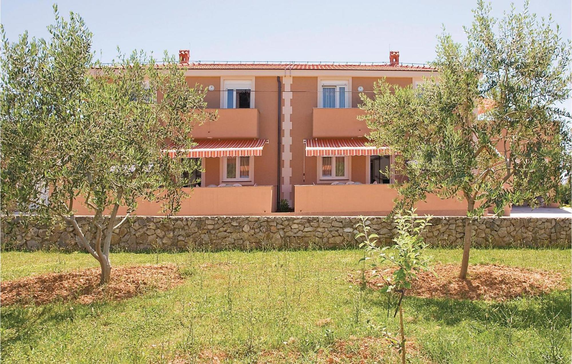 2 Bedroom Nice Apartment In Vir Luaran gambar
